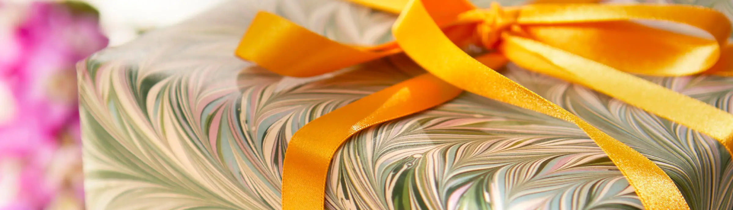 100 Best Thank You Messages To Write on a Card