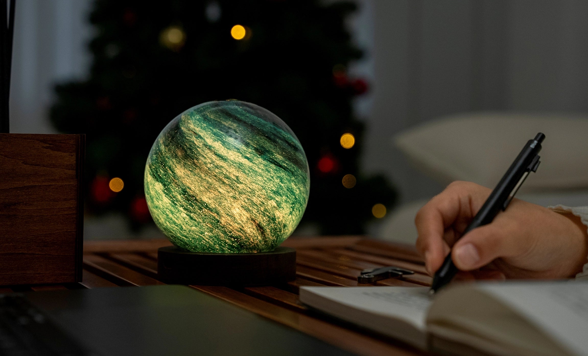 Astra Glass Light- Wireless & Portable - 2024 UK Gift of the Year Winner (Large)