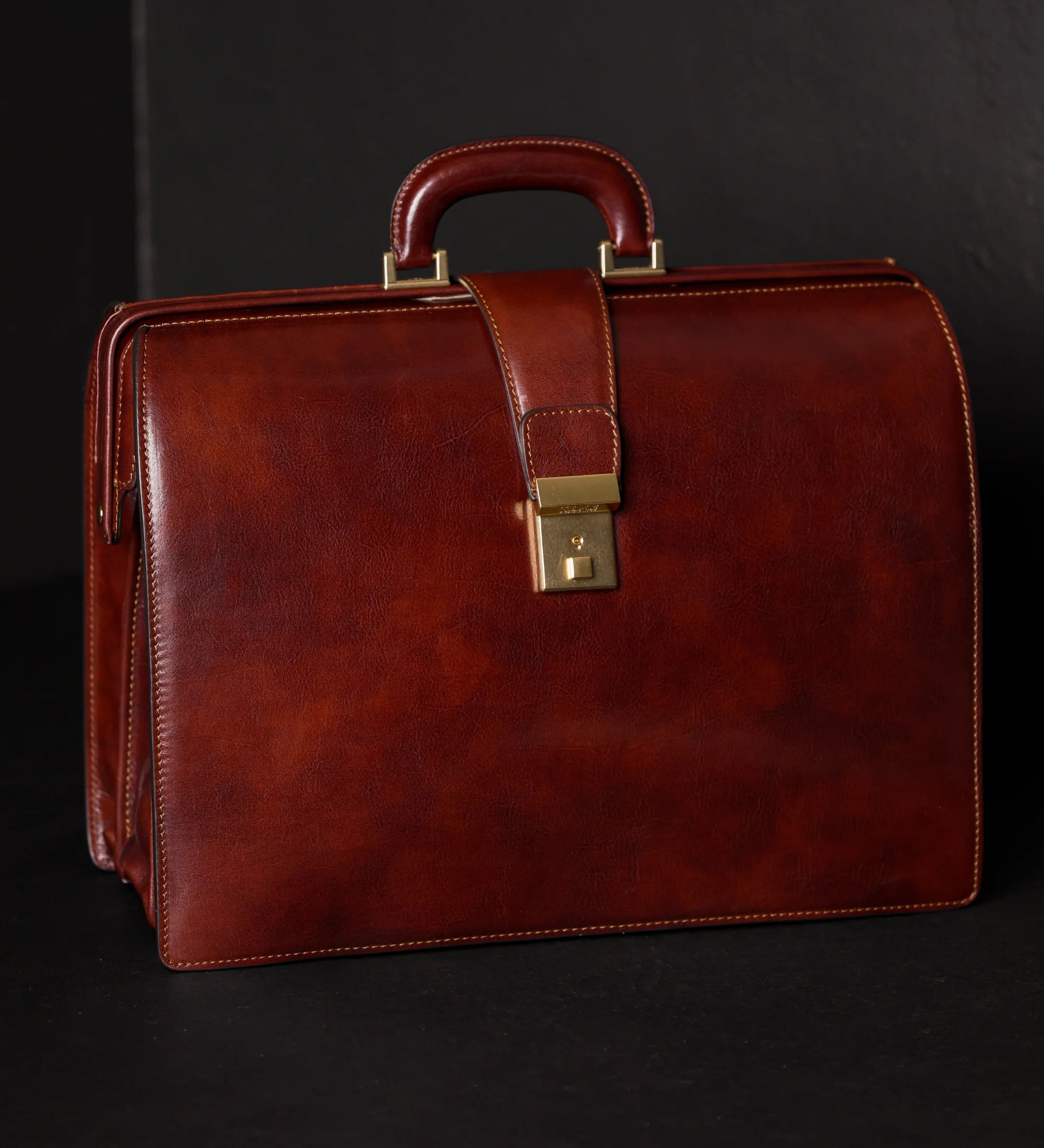 Large Leather Briefcase - Brown | Time Resistance