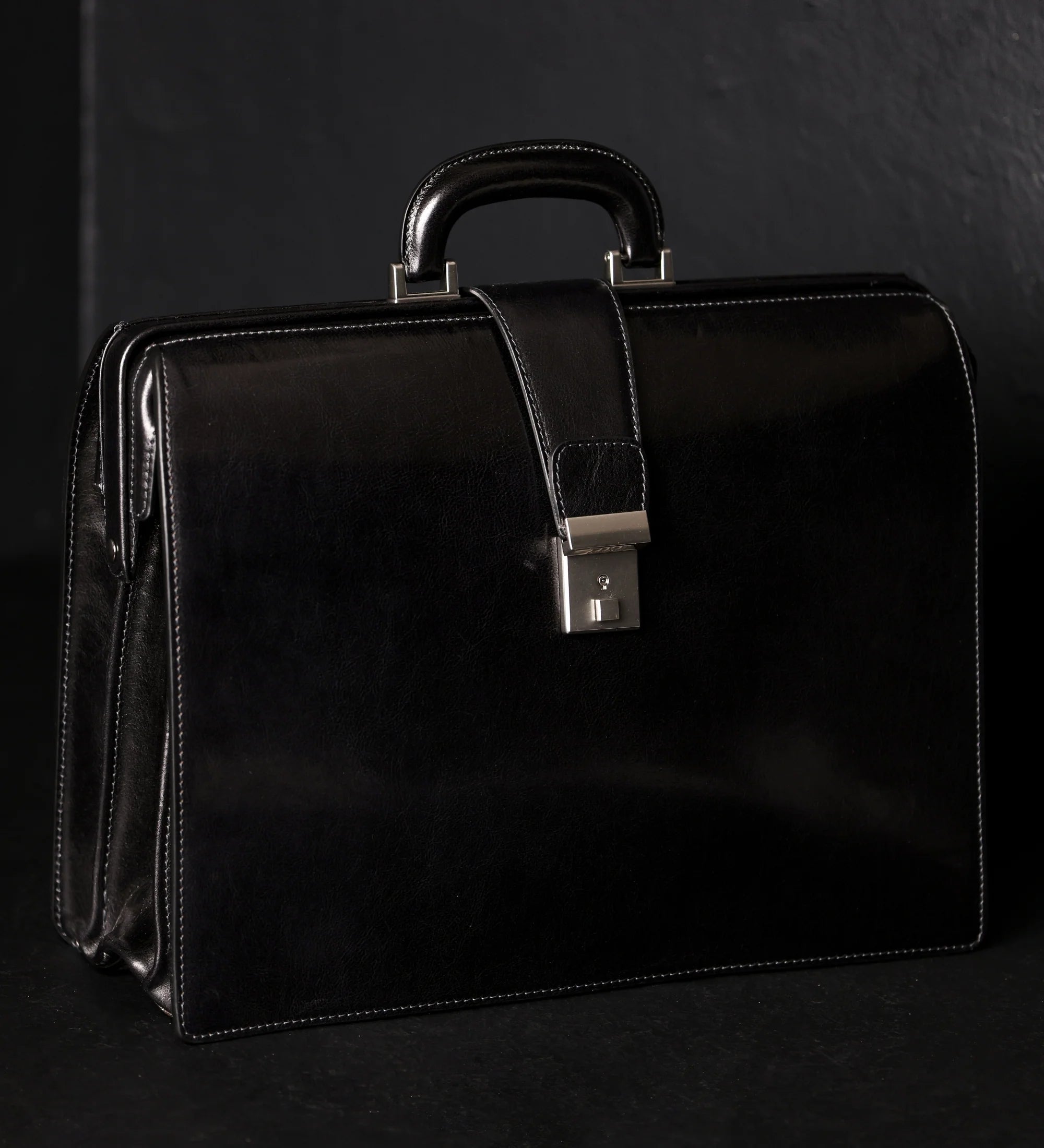 Large Leather Briefcase - Black | Time Resistance