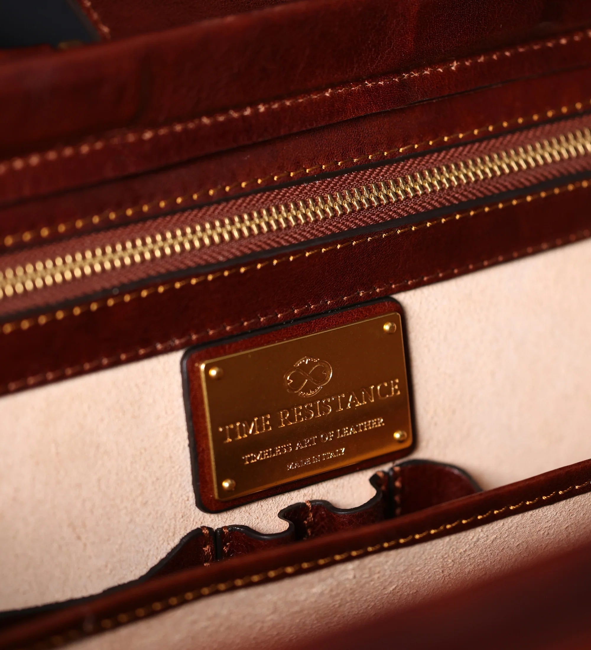 Large Leather Briefcase - Brown | Time Resistance