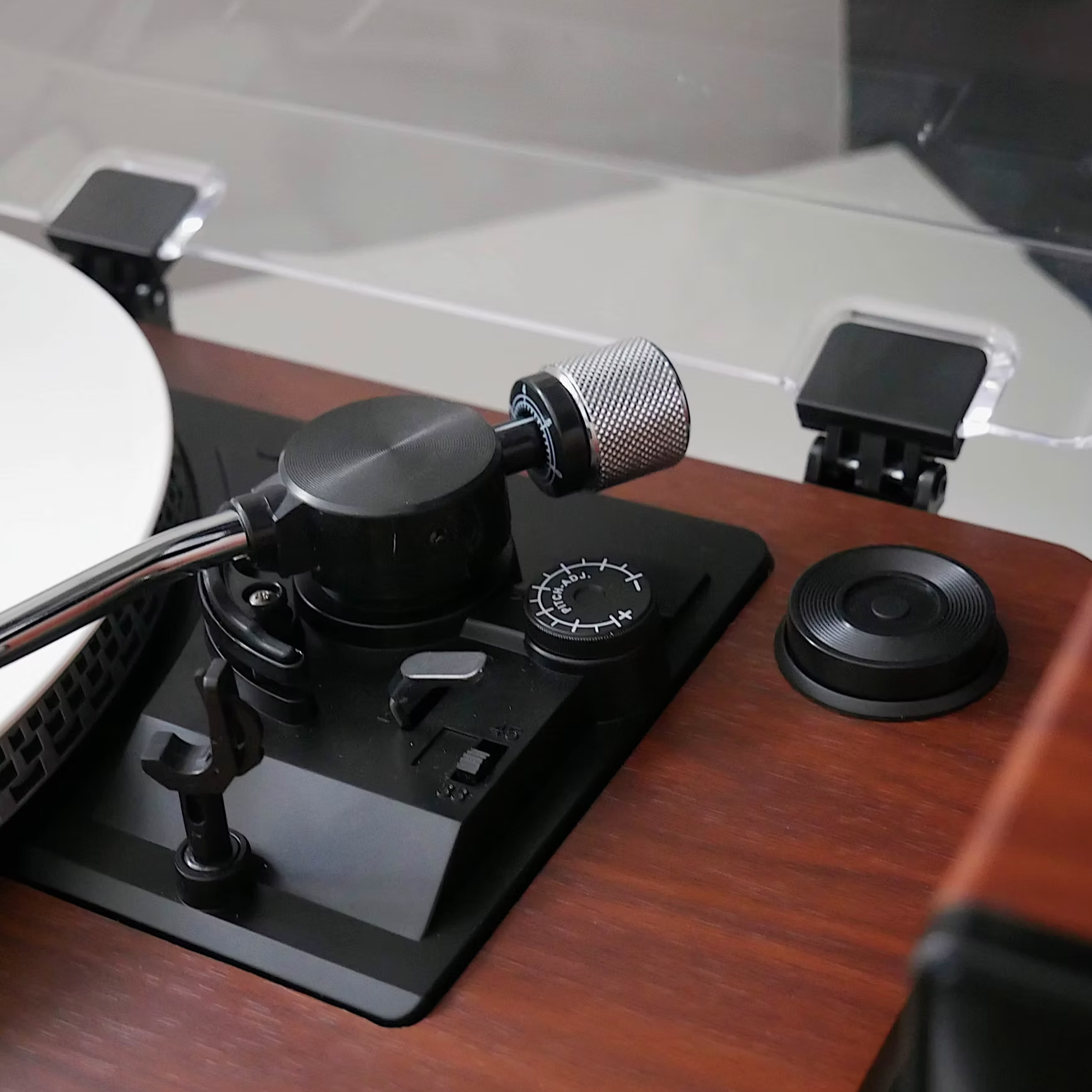 Camden Luxury Turntable with Bluetooth + Speakers