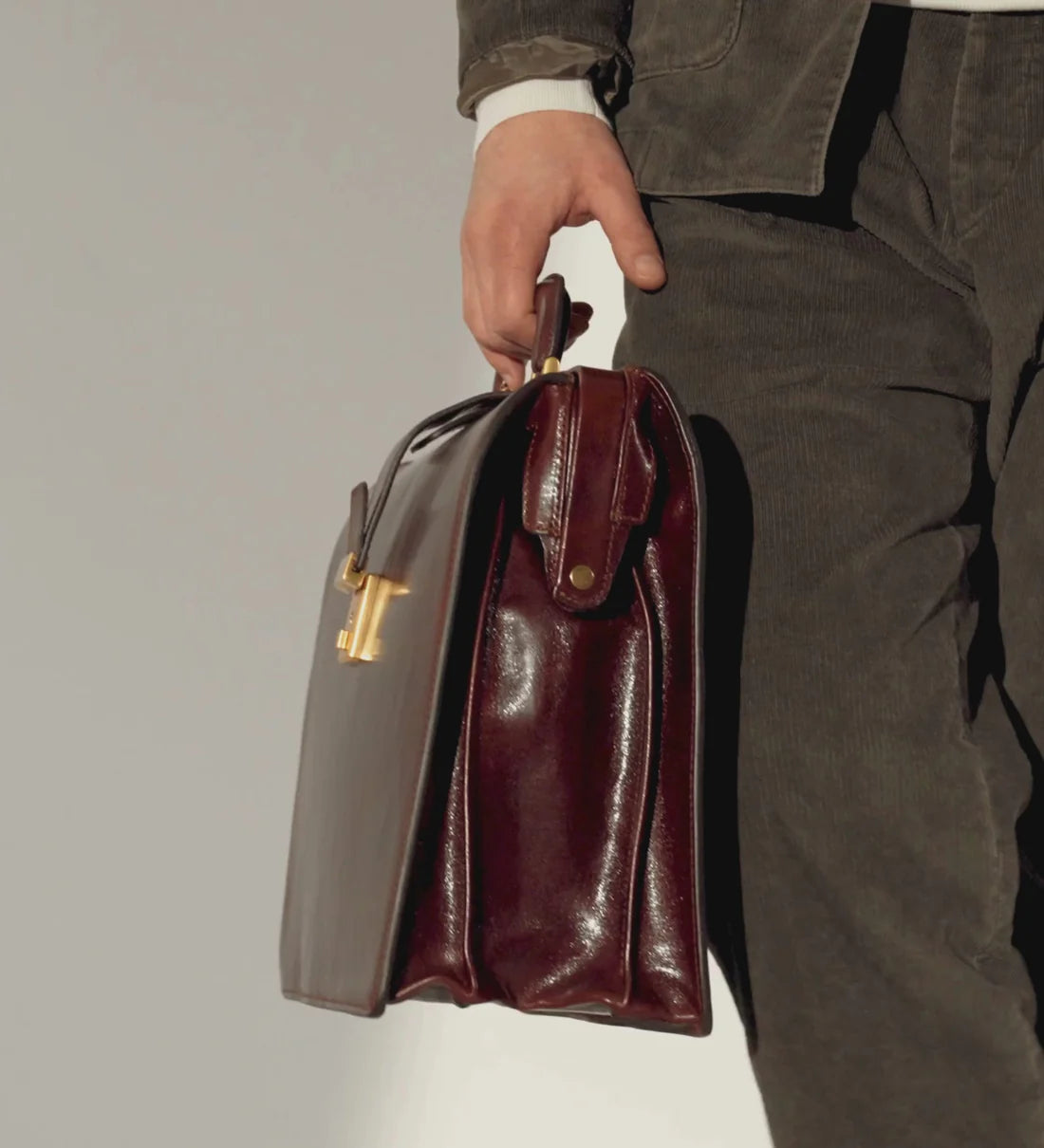 Large Leather Briefcase - Brown | Time Resistance