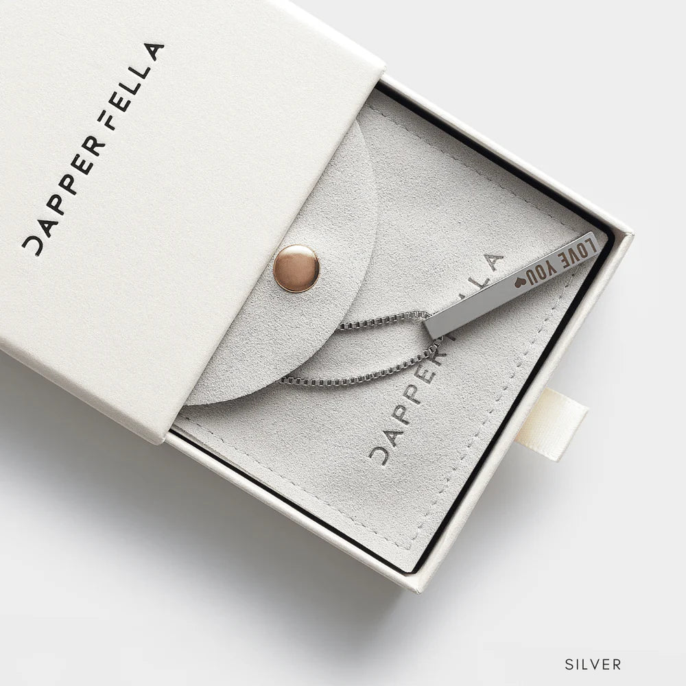 THE SMELL GOOD GIFT BOX ( NECKLACE & COLOGNE)