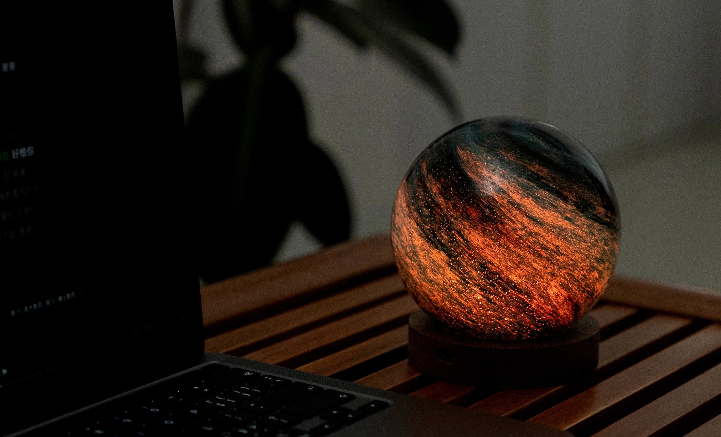 Astra Glass Light- Wireless & Portable - 2024 UK Gift of the Year Winner (Large)