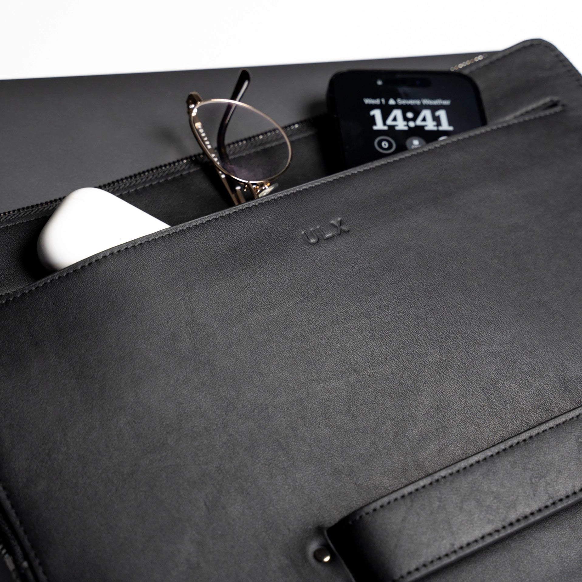 Leather MacBook Sleeve - Black ( 15/16" laptop) - Dapperfella