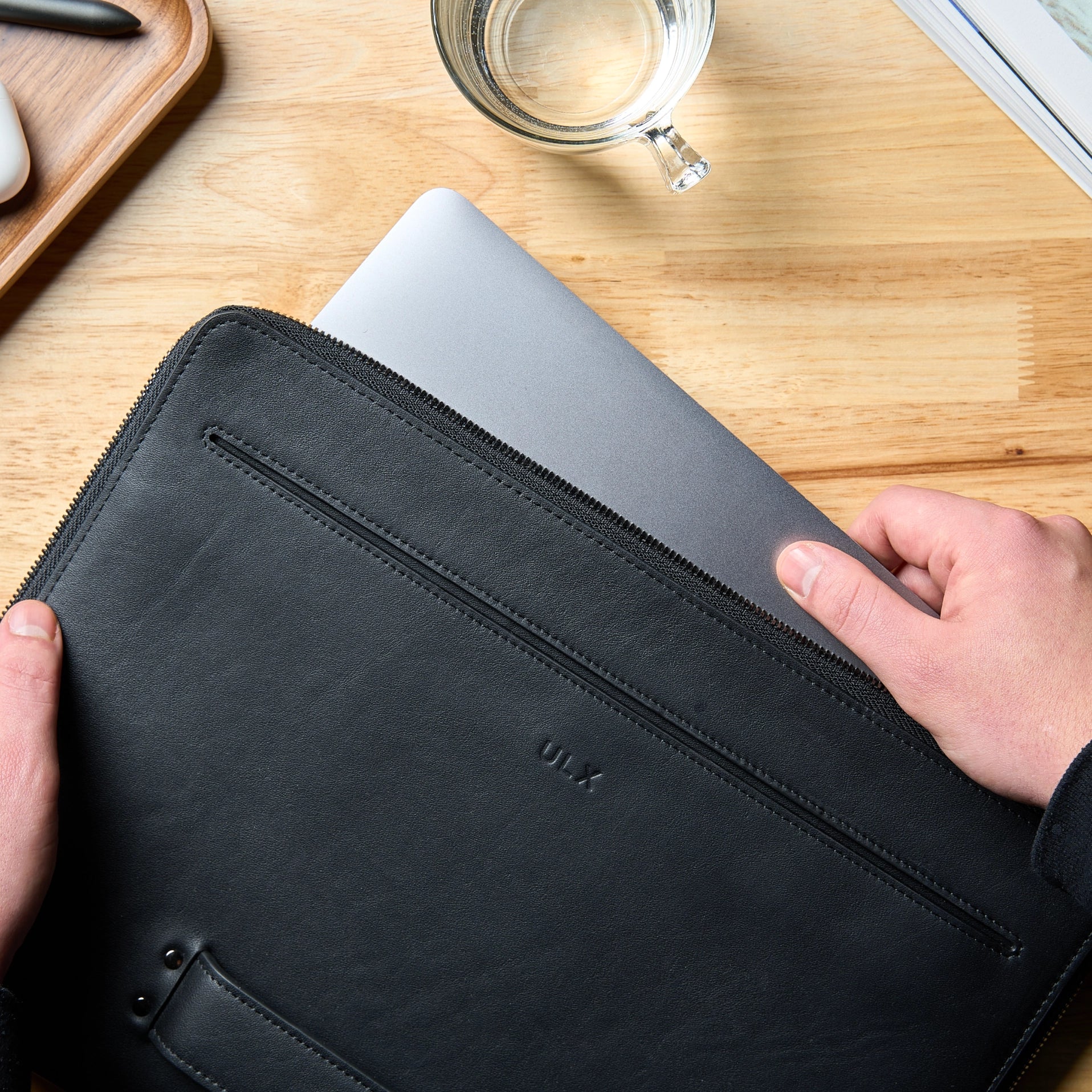 Leather MacBook Sleeve - Black ( 15/16" laptop) - Dapperfella