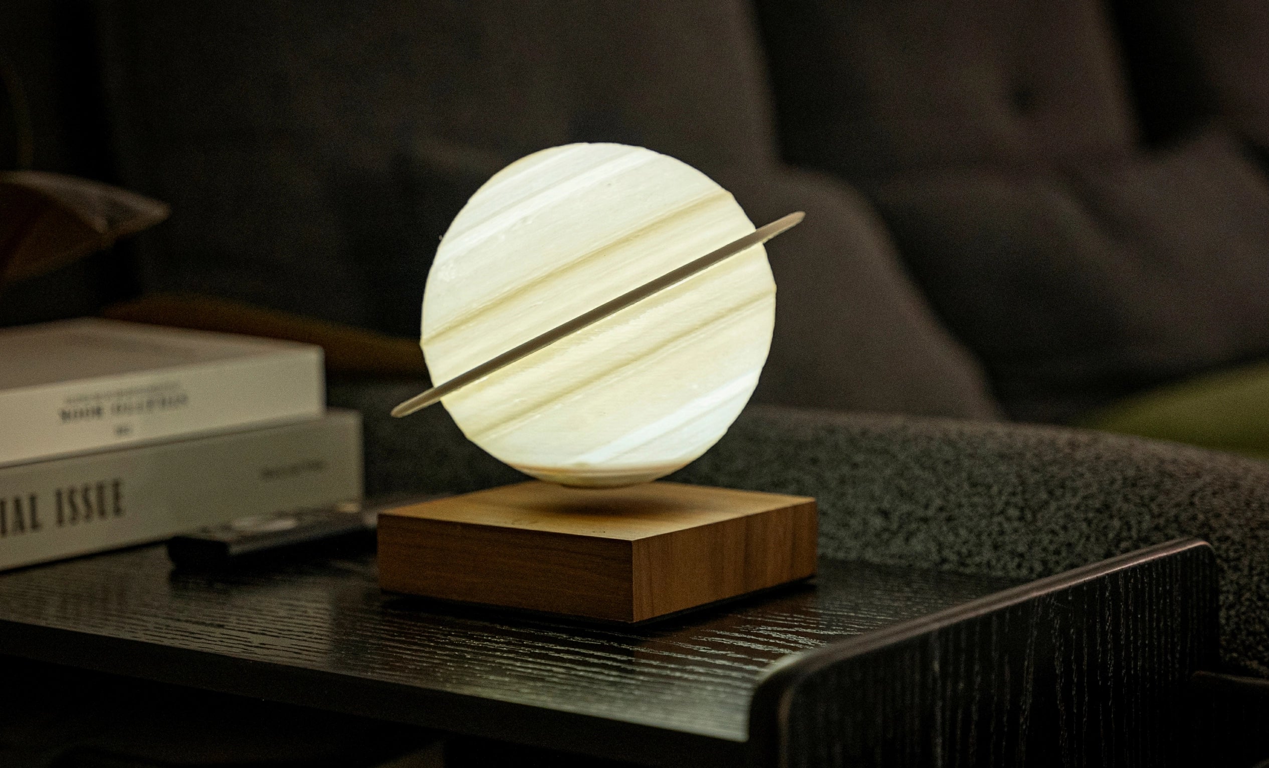 Smart Levitating Saturn Lamp - Walnut