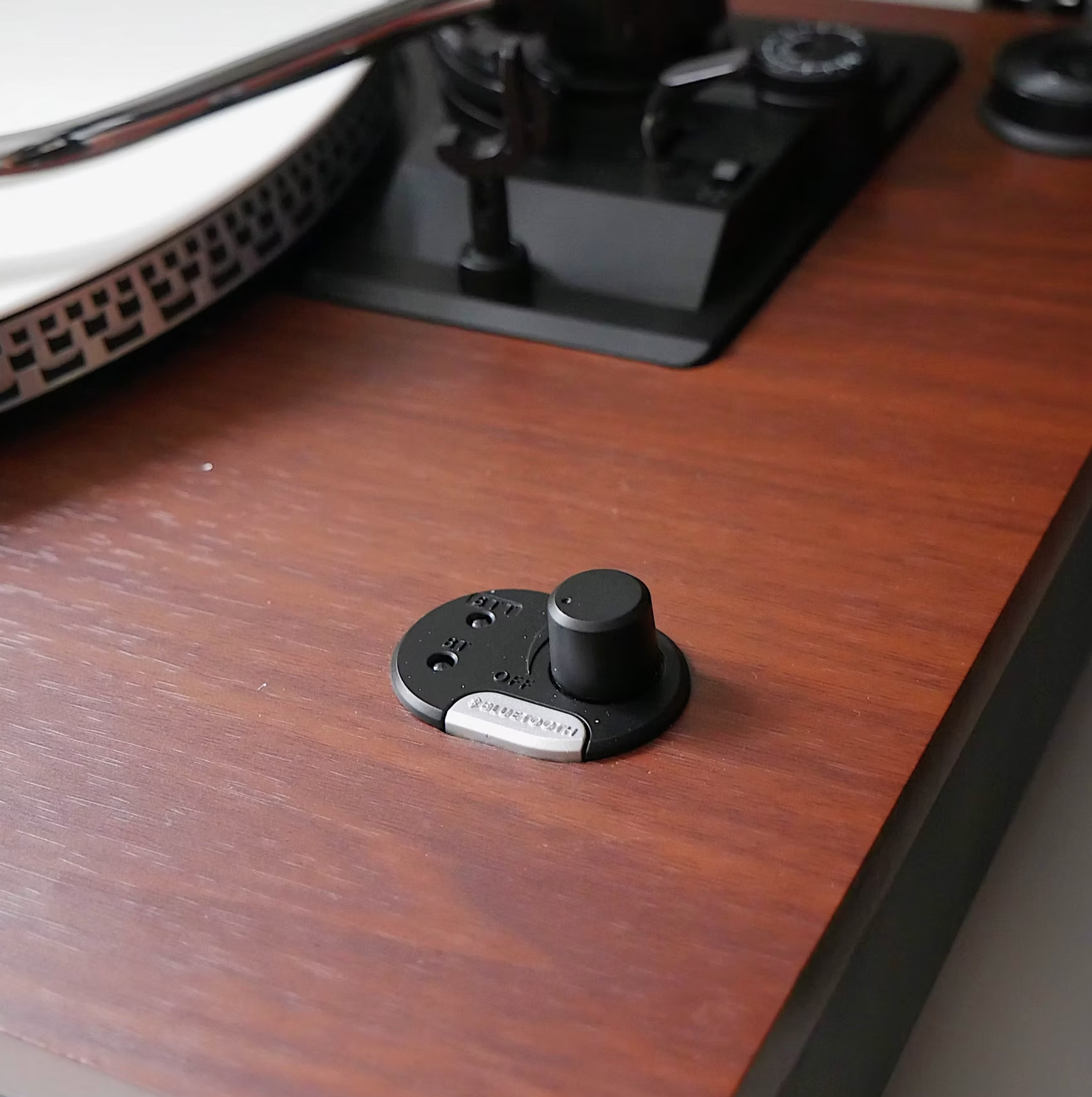 Camden Luxury Turntable with Bluetooth + Speakers