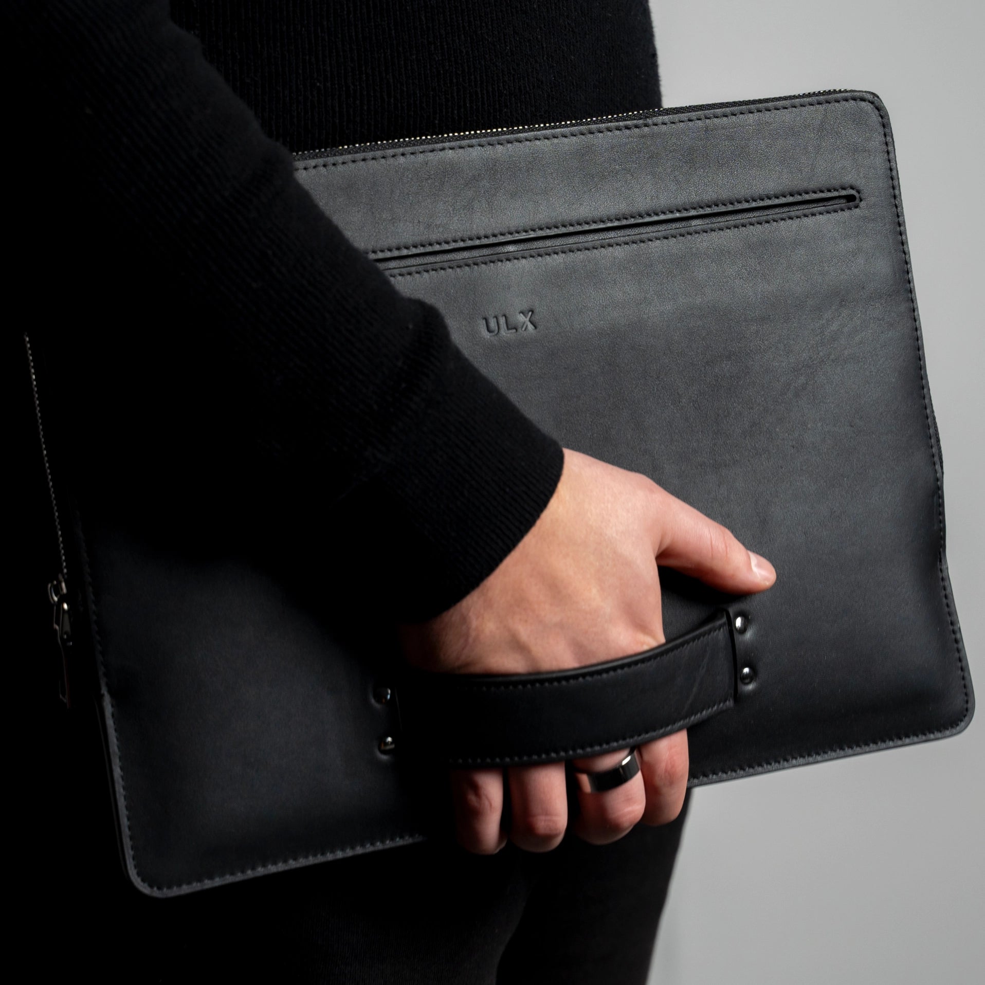 Leather MacBook Sleeve - Black ( 15/16" laptop) - Dapperfella